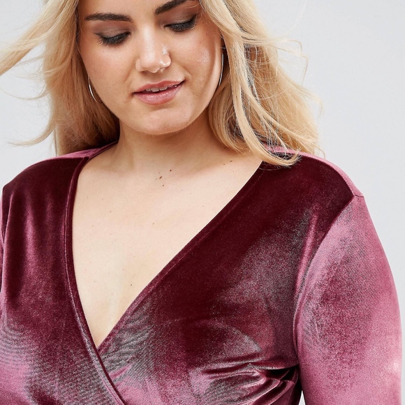 Flute Sleeve Velvet Dress - Picture 4 of 7